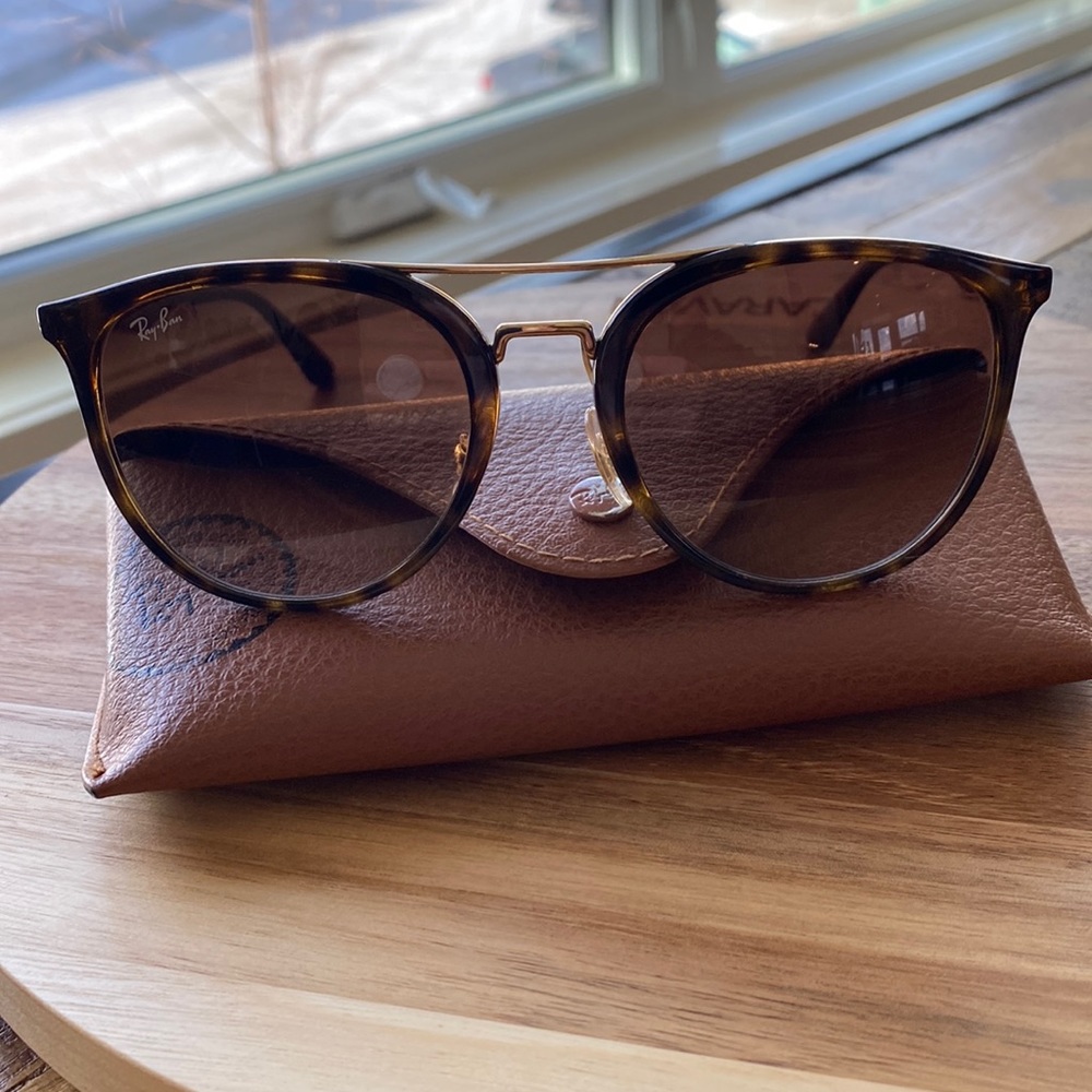 COPY - Ray Ban Sunglasses Lenses:  Brown Gradient, Frame:  Tortoise.